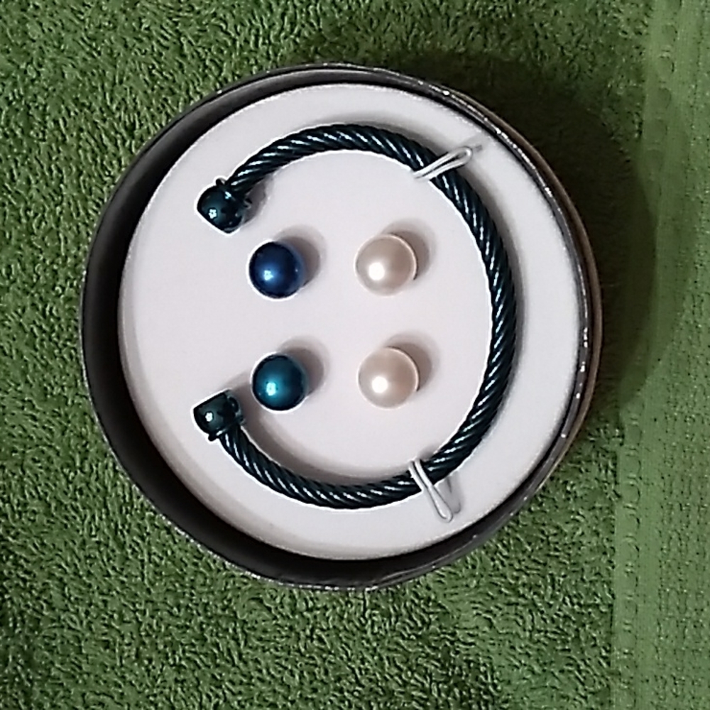 Bracelet and two pair of posts earrings